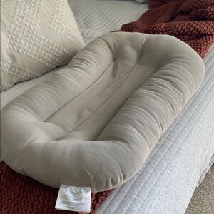 Snuggle Me Organic Baby Lounger in Gray